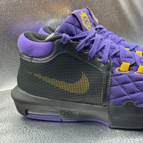 Size 9.5 Nike LeBron Witness 8 Lakers Purple Mens Basketball Shoes‎ FB2239-001 main image 7